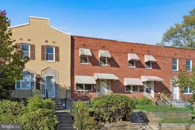 1716 Redwood Ave, Parkville