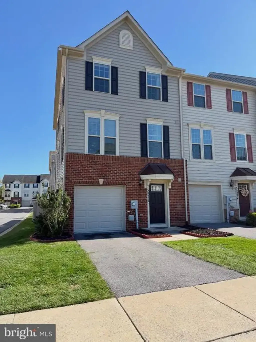 5825 Rochefort St, IJAMSVILLE