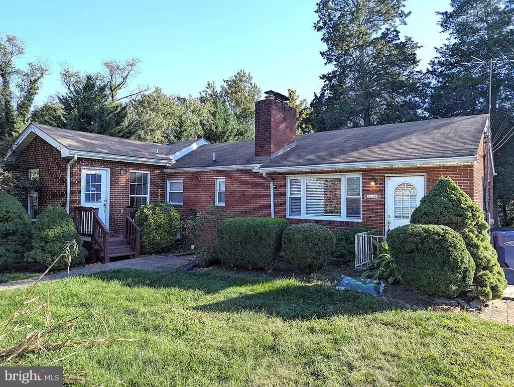 3215 Apex Cir, FALLS CHURCH