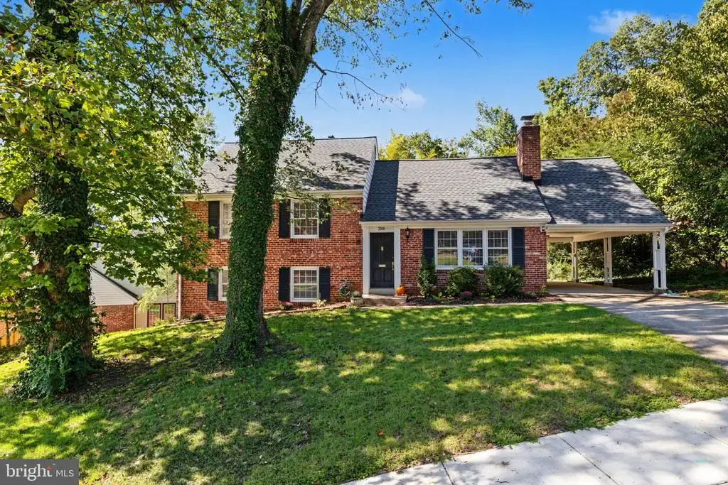 3010 S Hill St, ARLINGTON