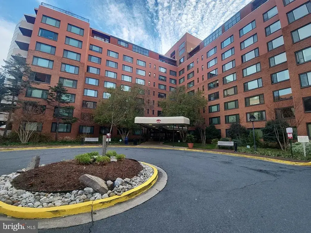 1021 Arlington Blvd #829, ARLINGTON