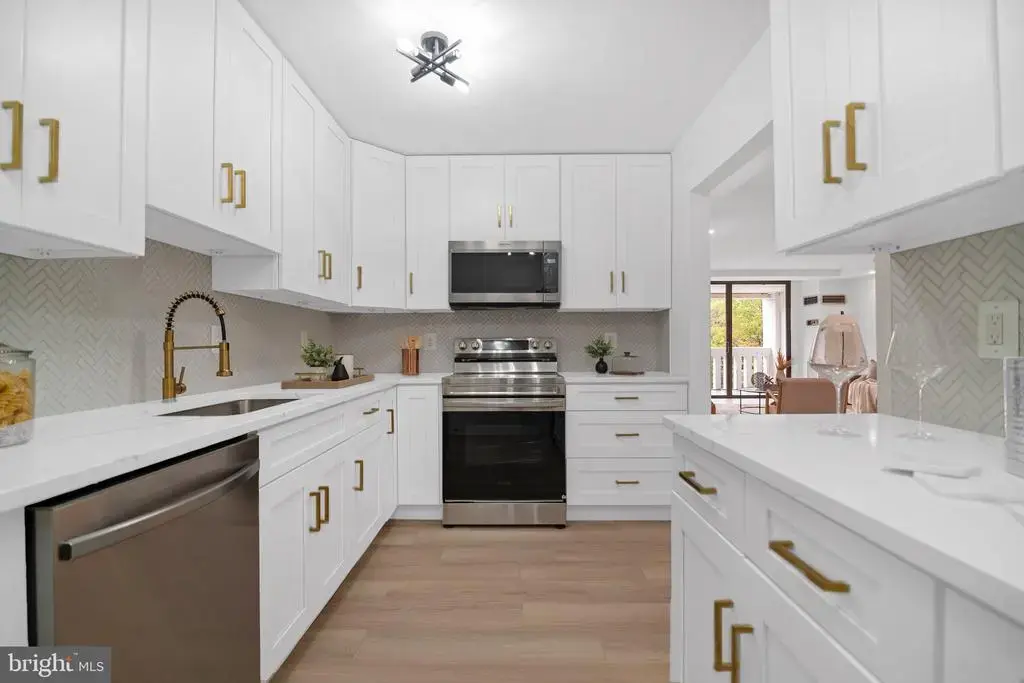 6101 Edsall Rd #602, ALEXANDRIA