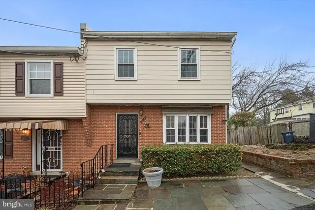 813 Delafield St Ne, Washington