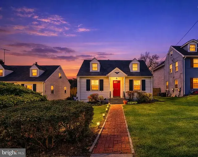 812 Forest Glen Rd, Silver Spring