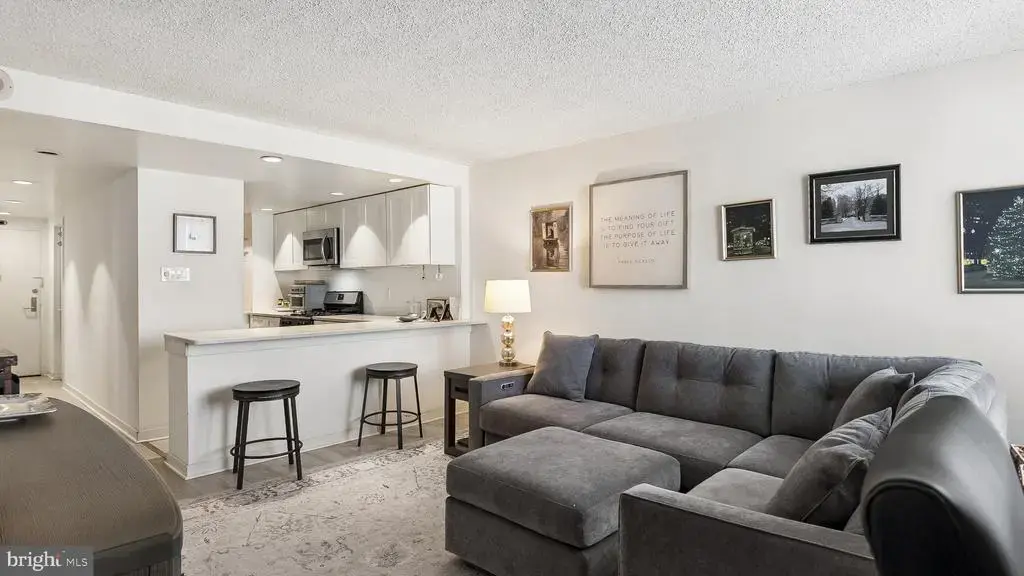 604 S Washington Sq #3008, PHILADELPHIA