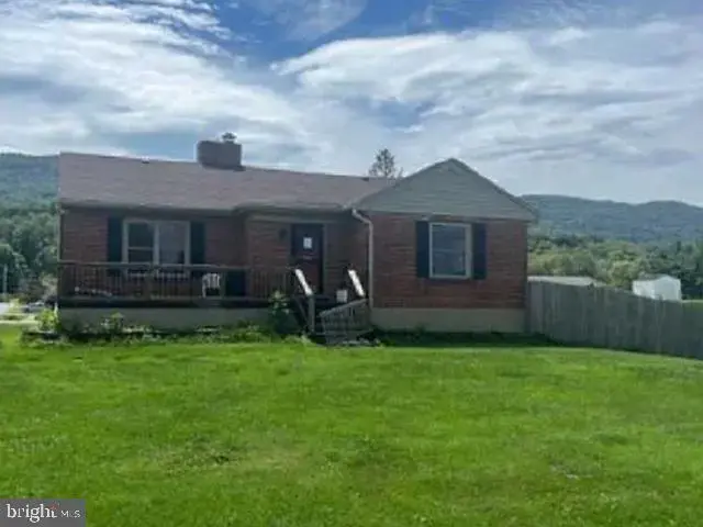 221 Fincastle Ln, Bluefield