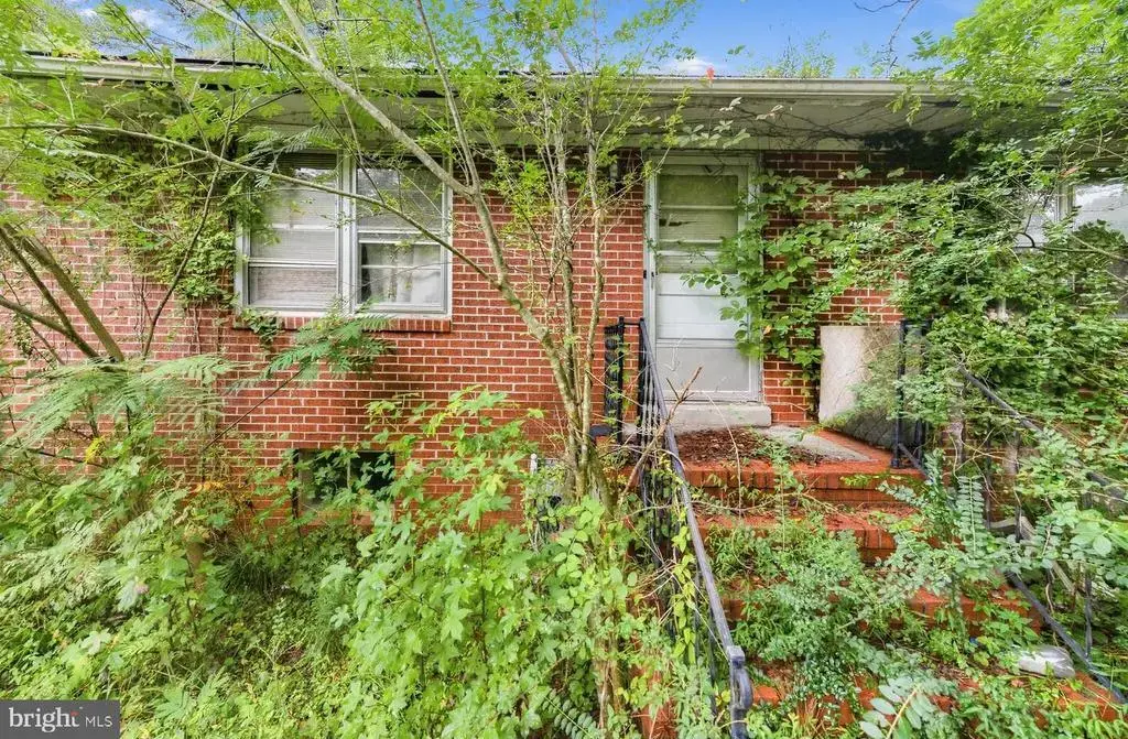 207 Simmons Dr, LAWRENCEVILLE