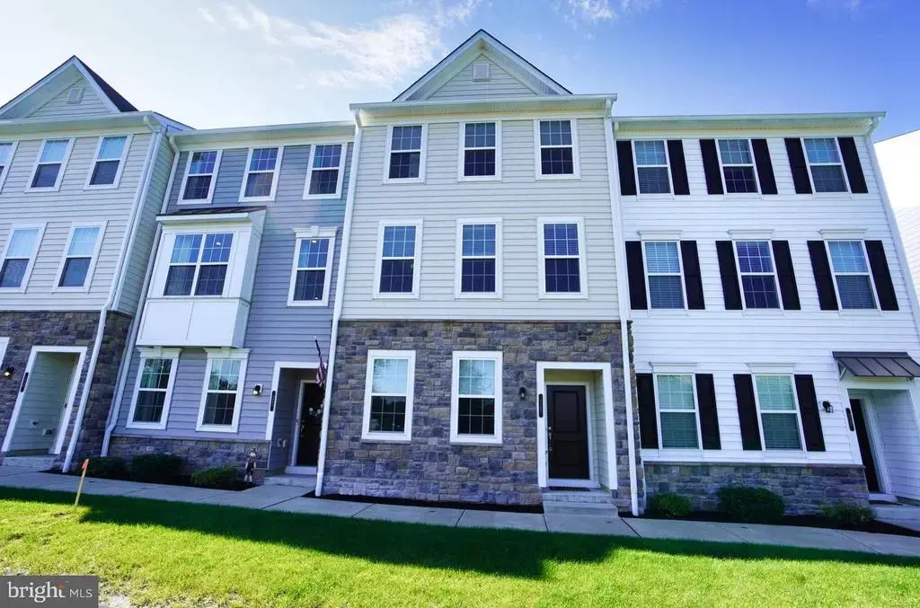 35 Jessop Ln, HATBORO