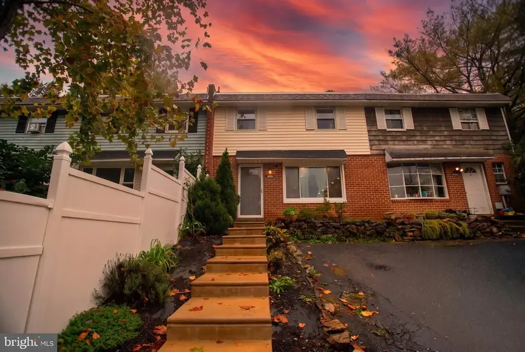 1092 Fox Run, READING