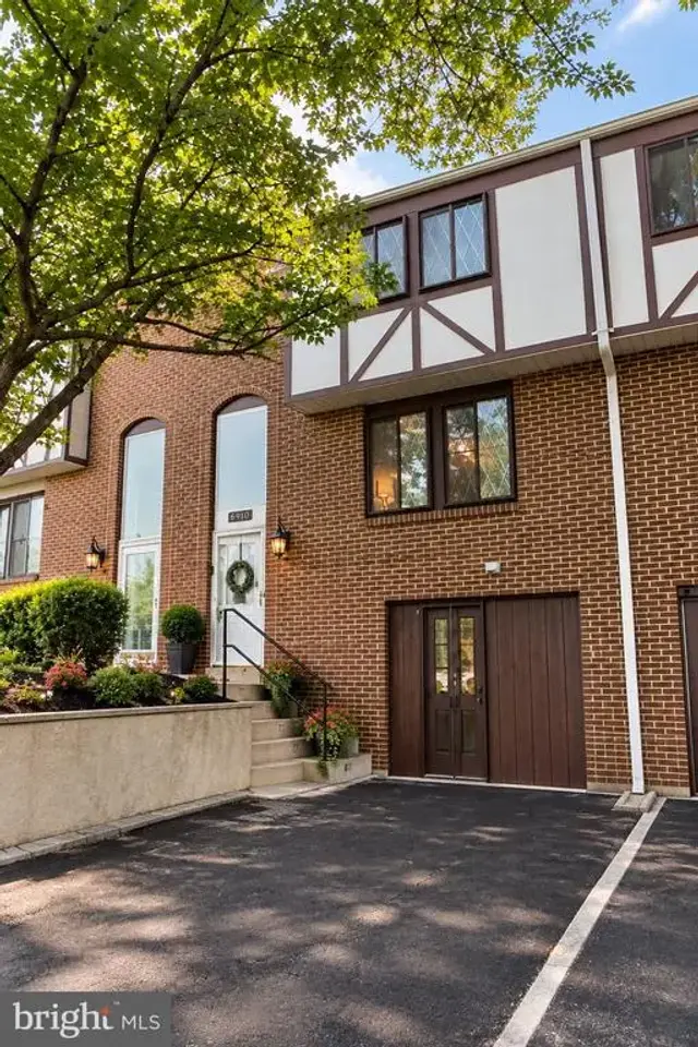 11652 Bedford Ct, Germantown