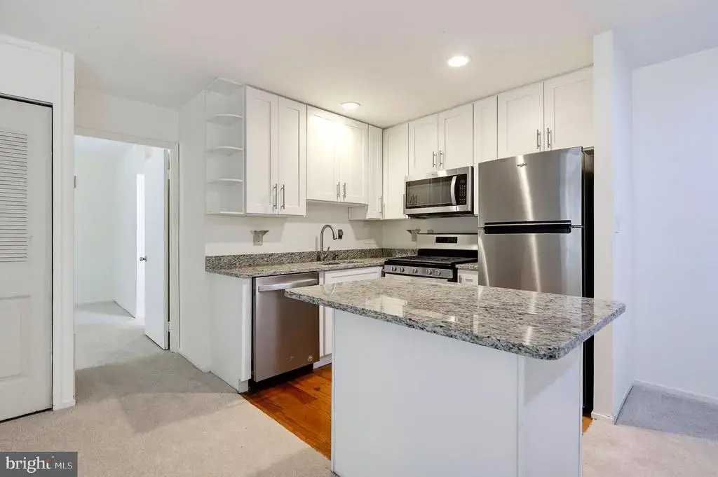 170 Talbott St #202, ROCKVILLE