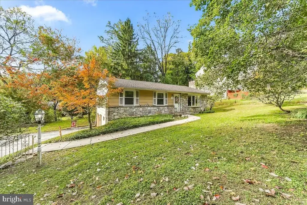 100 W Thompson Ave, SPRINGFIELD