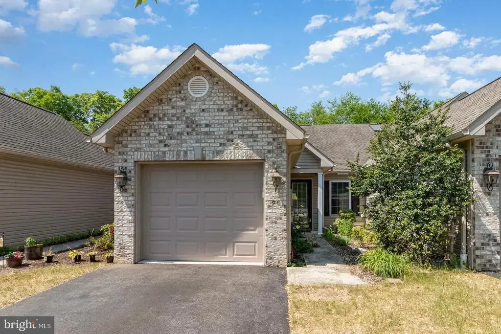 90 Keswick Dr, MECHANICSBURG