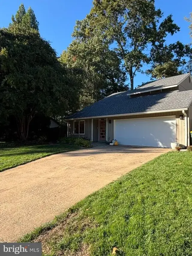 10414 Pearl St, Fairfax