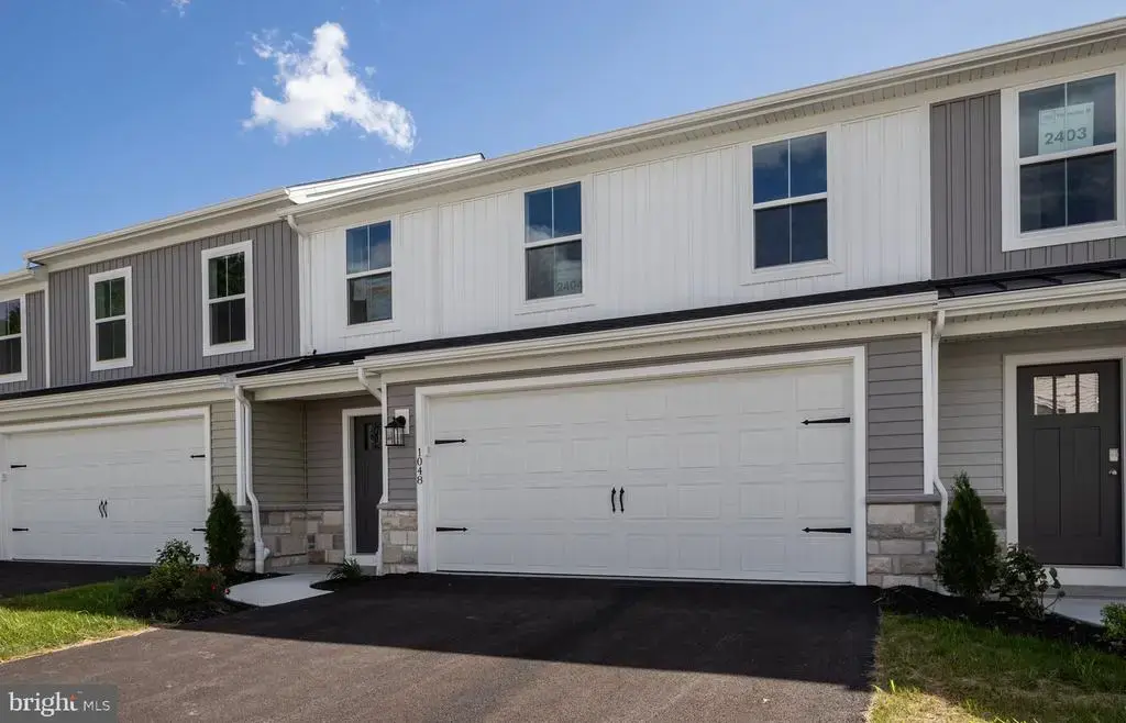 1048 Addie Ln, HARRISBURG