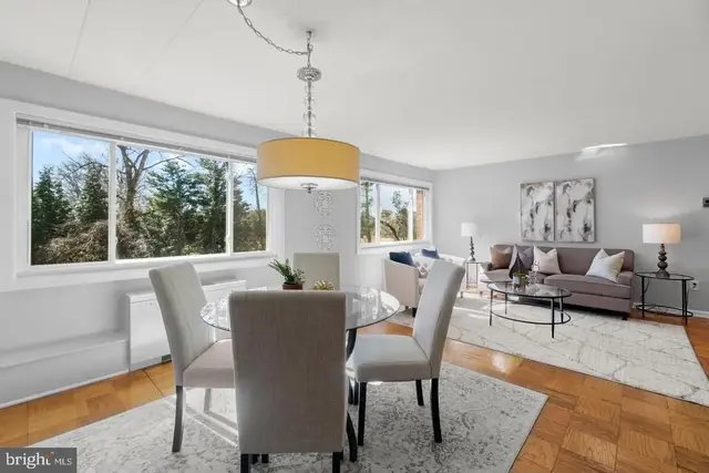 4800 Chevy Chase Dr #308, Chevy Chase