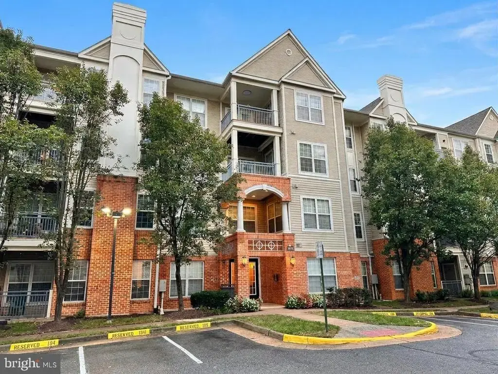 3015 Nicosh Cir #2108, FALLS CHURCH