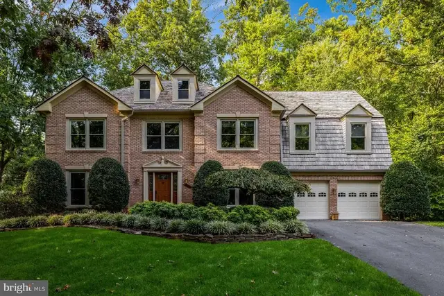 6290 Homar Pond Ct, Fairfax Station