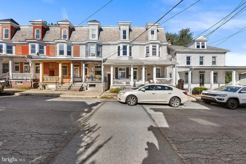 443 W Walnut St, KUTZTOWN