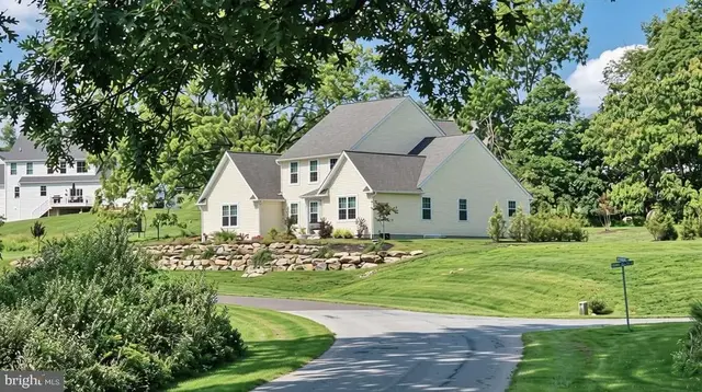 2645 Longridge Dr, Hellertown