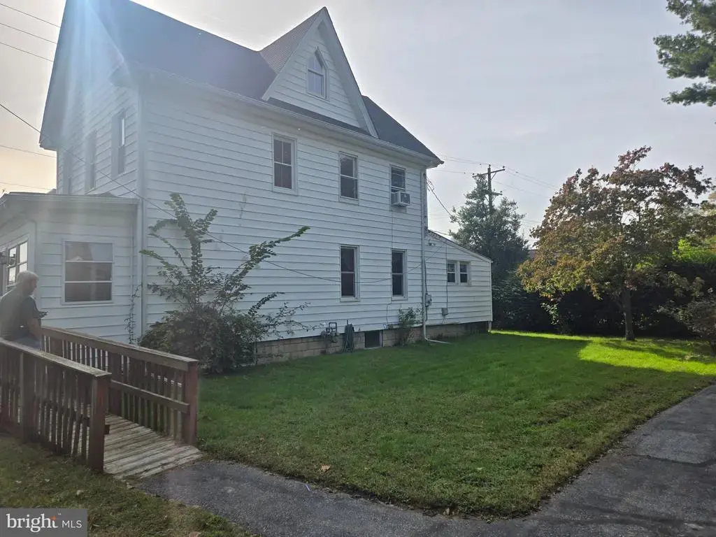 400 Sussex Ave, MILFORD