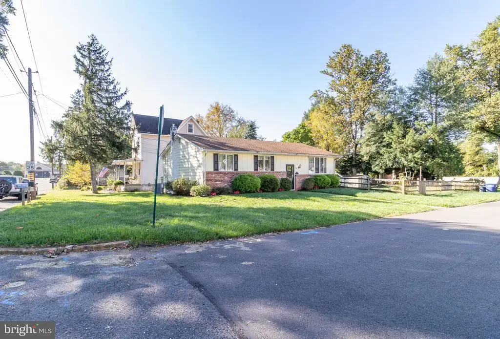 5 Lincoln Ave, BURLINGTON