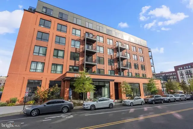 7175 12th St Nw #214, Washington