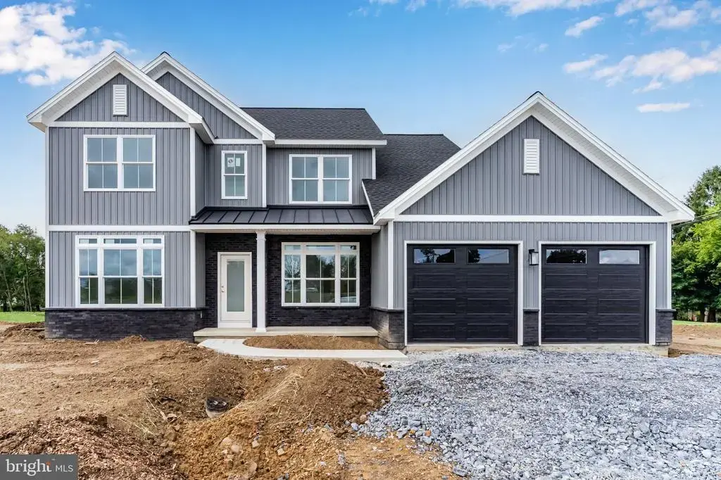 400 Taylor Dr, HARRISBURG