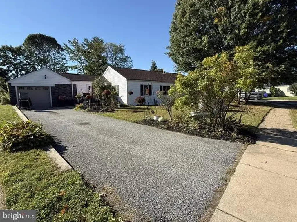 718 Woodsedge Rd, WILMINGTON