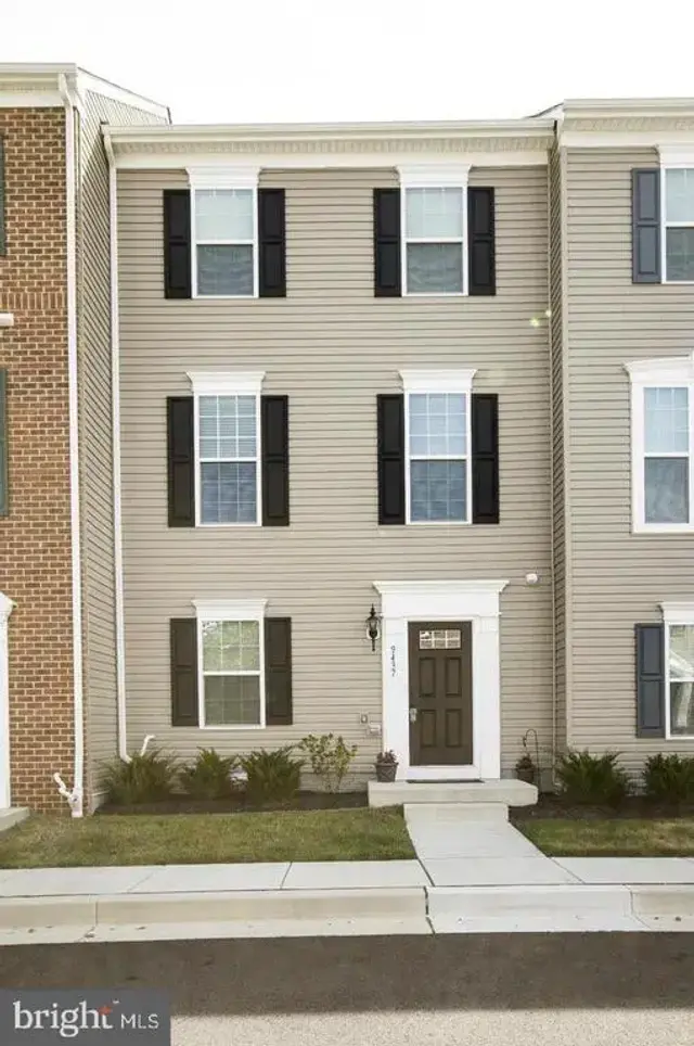 9437 Paragon Ct, Owings Mills