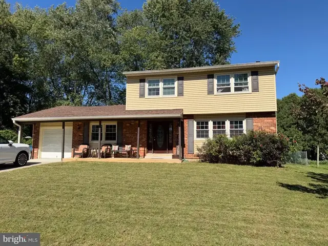 12 Slates End, Newark