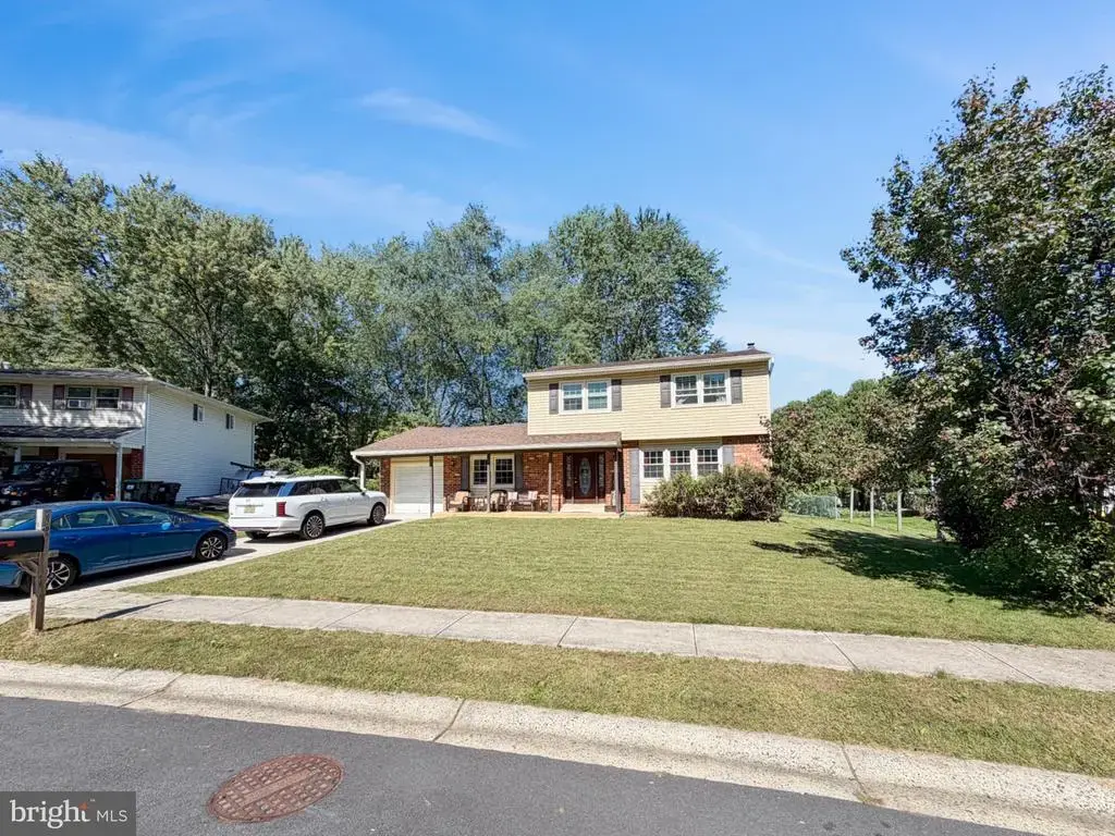 12 Slates End, NEWARK