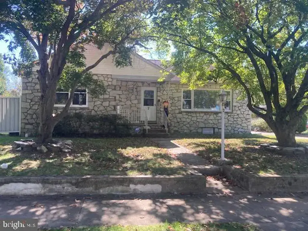 7 Mcclellan Ave, HAMILTON