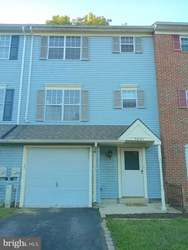 5041 E Woodmill Dr, Wilmington