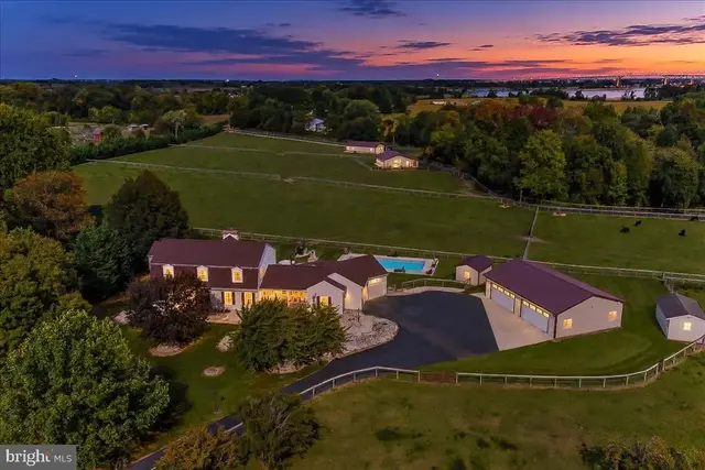 1080 Dutch Neck Rd, Middletown