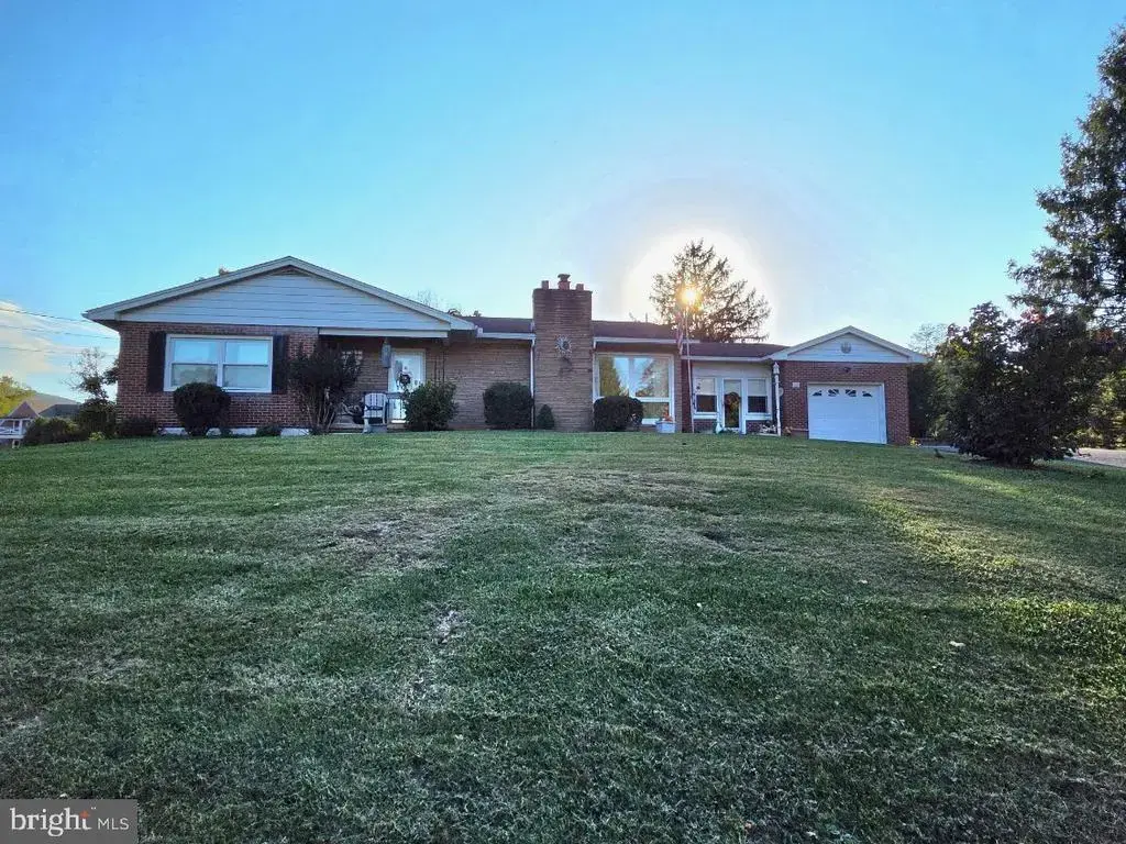 112 Long Dr, LAVALE