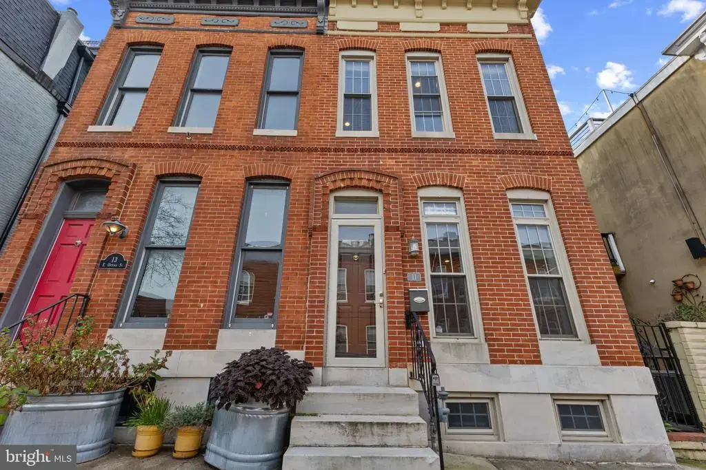 11 E Ostend St, BALTIMORE