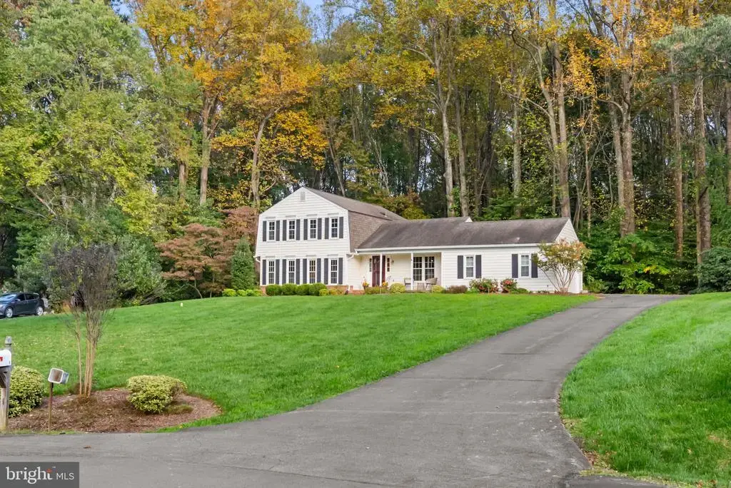 6119 Kings Color Dr, FAIRFAX