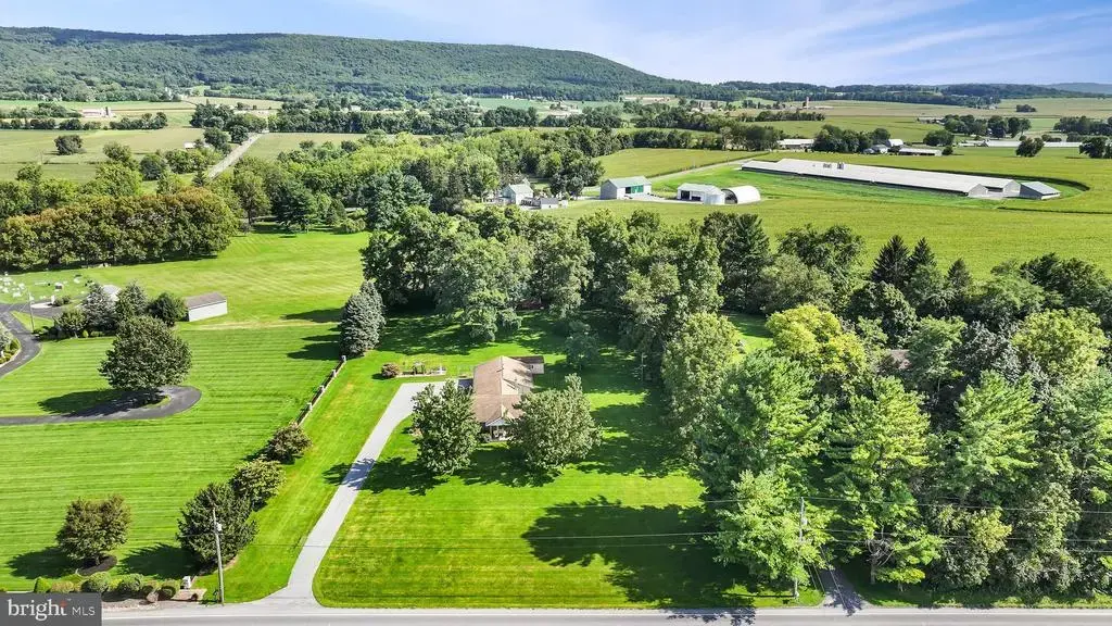 606 State Route 419, NEWMANSTOWN