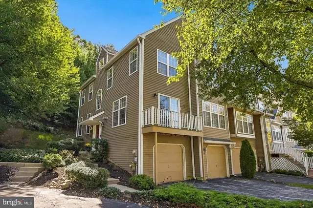 119 Weybridge Dr #10, Malvern