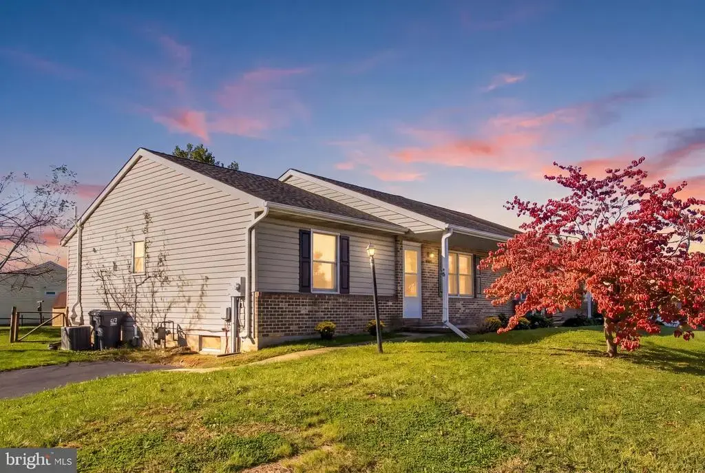 12 Sycamore Ln, HANOVER