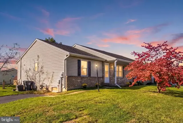 12 Sycamore Ln, Hanover