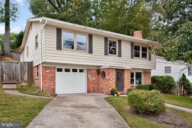 822 Loxford Ter, Silver Spring