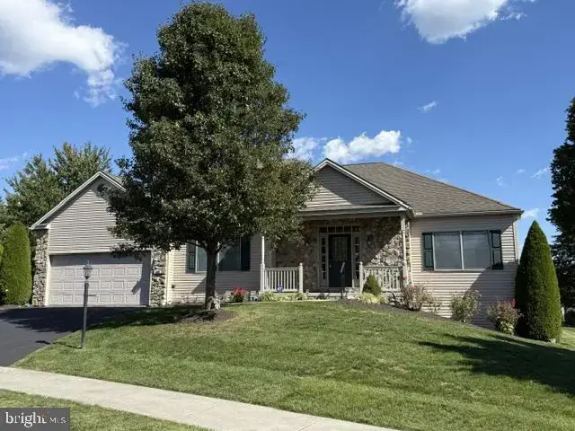 442 Woodland Dr, Dillsburg