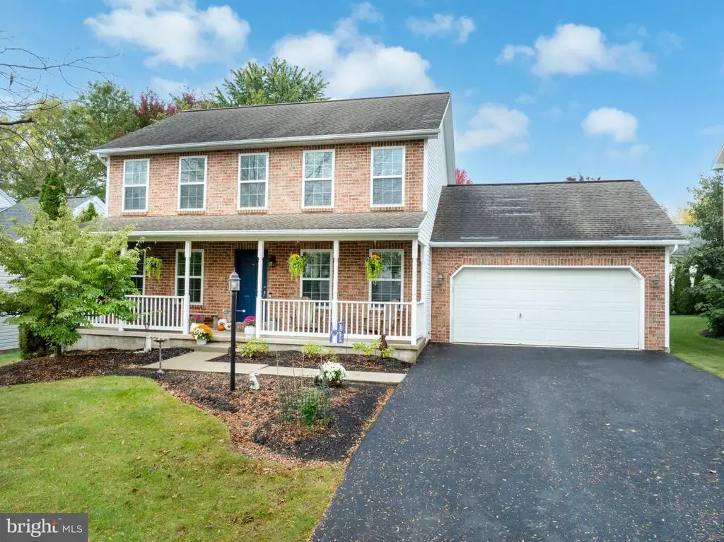 2305 Falconpointe Dr, STATE COLLEGE