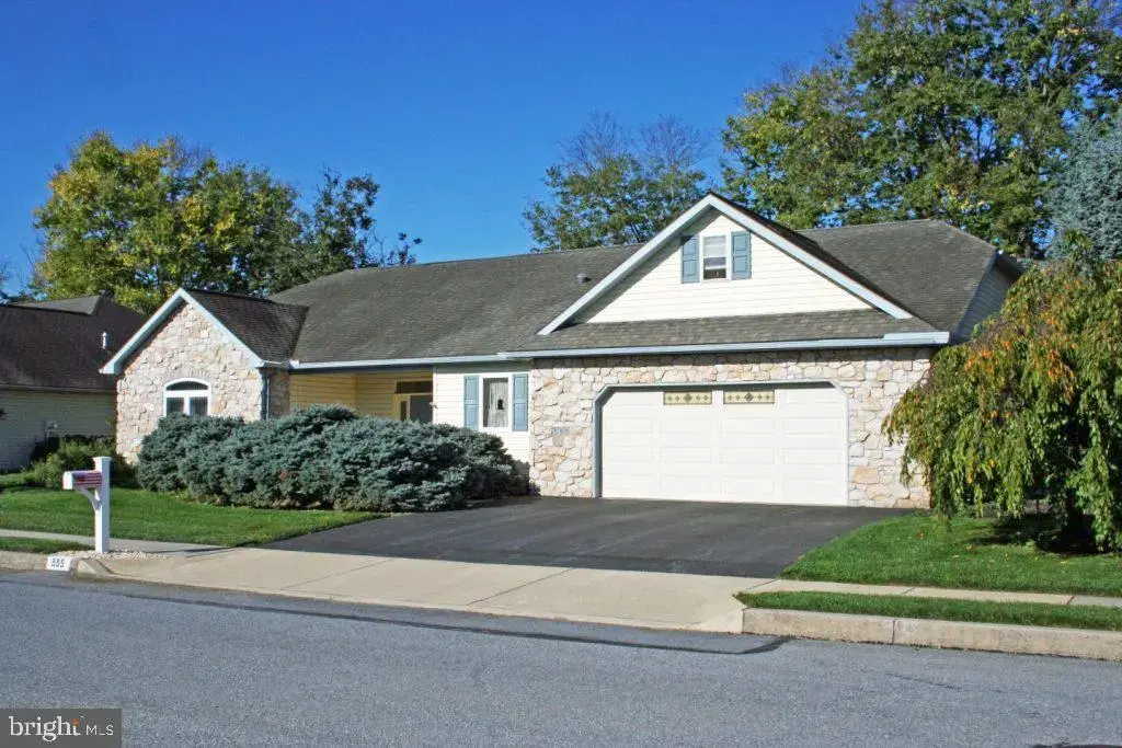 555 Blossom Trl Trl, MOUNT JOY