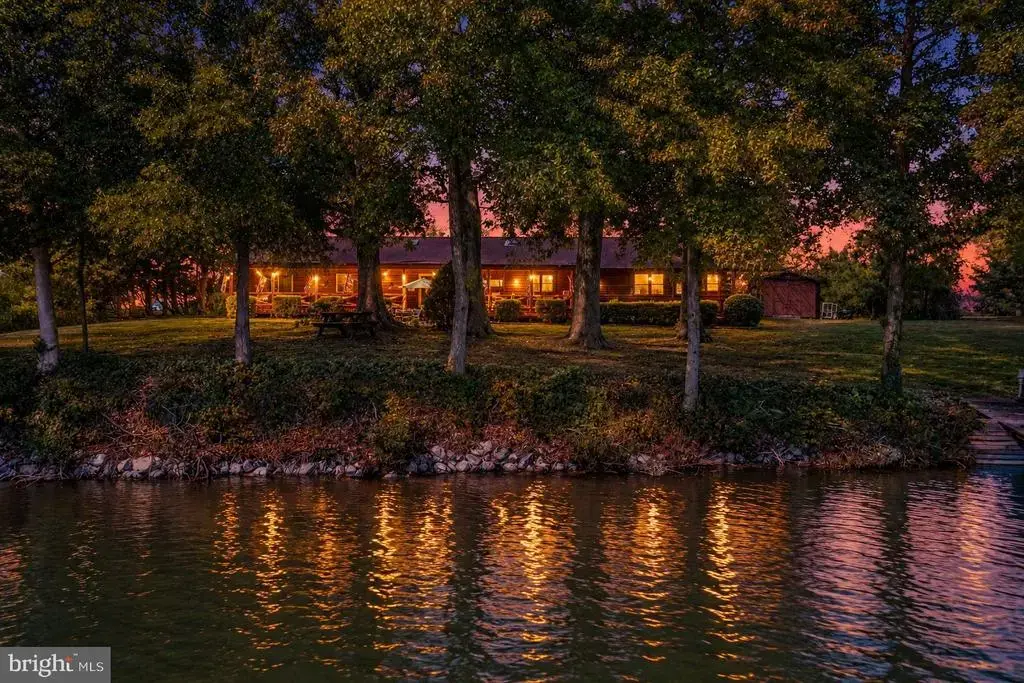 3 Cabin Point Dr, MONTROSS