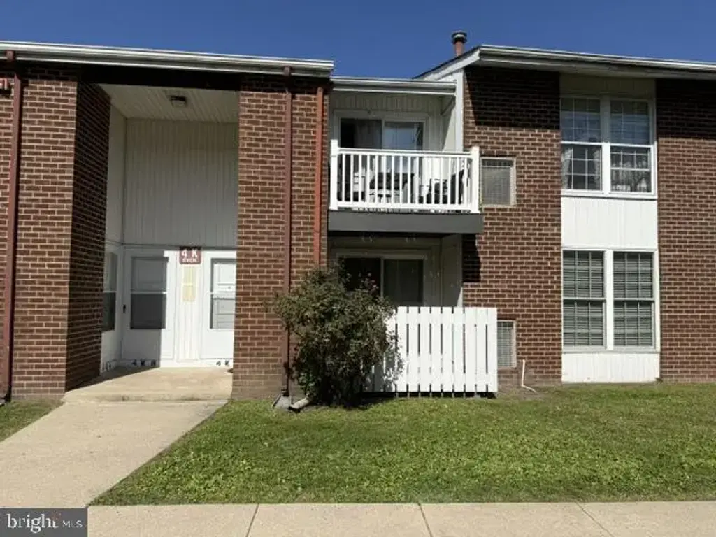 275 Green St #4k2, EDGEWATER PARK TWP