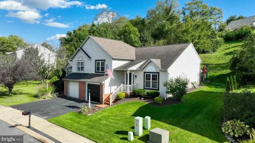 174 Mortar Ln, EPHRATA