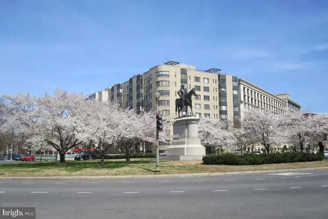 1 Scott Cir Nw #112, Washington